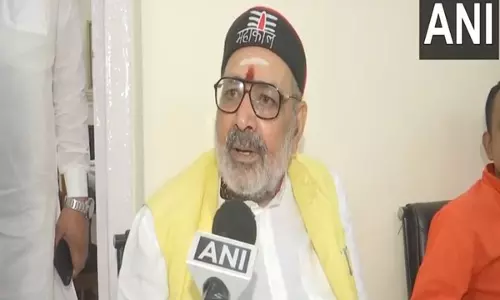 Giriraj Singh ने बहराइच की घटना पर चुप्पी के लिए अखिलेश यादव पर हमला किया