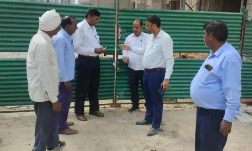 Noida: प्राधिकरण ने चार नामी ग्रुप हाउसिंग परियोजनाओं के मुख्य द्वार को सील किया Noida: प्राधिकरण ने चार नामी ग्रुप हाउसिंग परियोजनाओं के मुख्य द्वार को सील किया