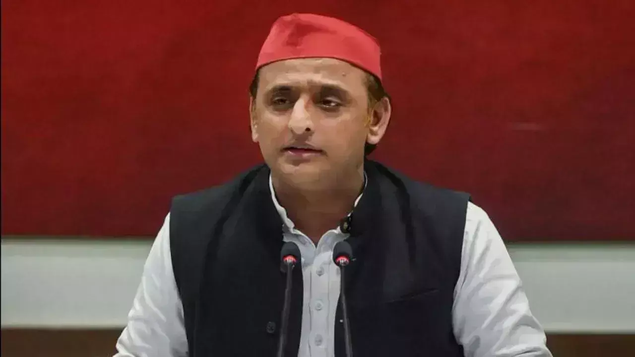 Lucknow: सपा के मीरापुर प्रत्याशी के लिए रस्साकसी जारी Lucknow: सपा के मीरापुर प्रत्याशी के लिए रस्साकसी जारी