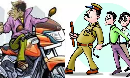 Meerut: पुलिस ने बाइक चोरी गिरोेह के चार सदस्य को दबोचा Meerut: पुलिस ने बाइक चोरी गिरोेह के चार सदस्य को दबोचा