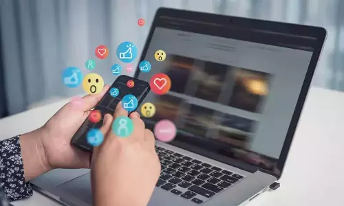 Social media के नुकसान से ज्यादा फायदे जानिए इनका उपयोग कैसे करे Social media के नुकसान से ज्यादा फायदे जानिए इनका उपयोग कैसे करे