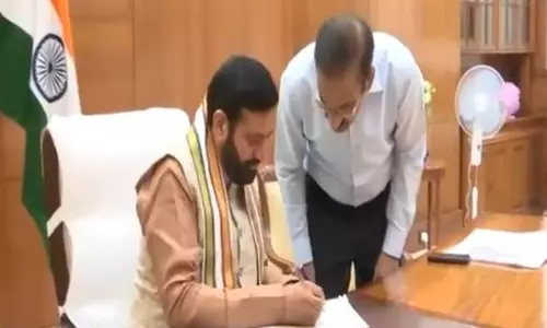 Haryana के सीएम का पदभार संभालने के बाद नायब सैनी ने कहा- मैं राज्य की अथक सेवा करूंगा। Haryana के सीएम का पदभार संभालने के बाद नायब सैनी ने कहा- मैं राज्य की अथक सेवा करूंगा।