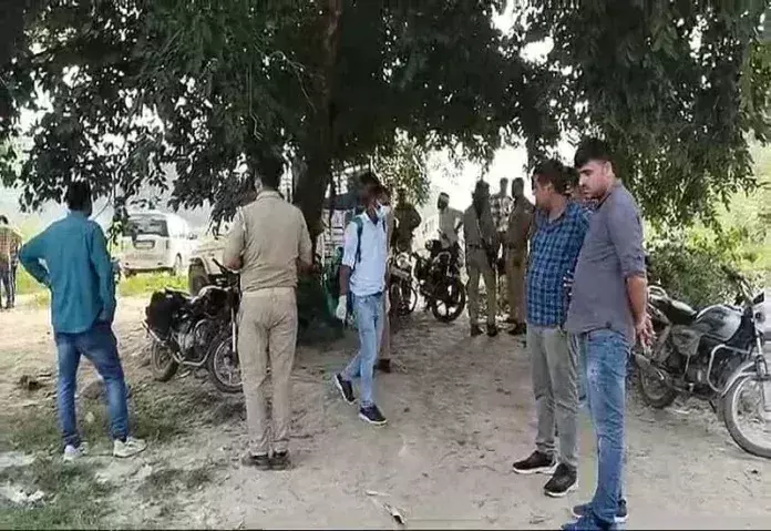 Moradabad: नदी के पास गर्दन कटी महिला और बच्चे का मिला शव Moradabad: नदी के पास गर्दन कटी महिला और बच्चे का मिला शव