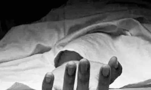 Pulkal में एनएच-161 के किनारे विधवा का शव मिला