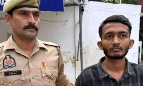 Ghaziabad: सरिया बेचने वाला गिरोह का एक ठग गिरफ्तार Ghaziabad: सरिया बेचने वाला गिरोह का एक ठग गिरफ्तार