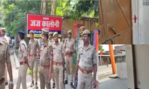 Bahraich violence: घरों पर लाल निशान से स्थानीय निवासियों में दहशत Bahraich violence: घरों पर लाल निशान से स्थानीय निवासियों में दहशत