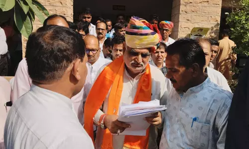 Jodhpur: नगरीय विकास एवं स्वायत्त शासन मंत्री ने की जनसुनवाई, अधिकारियों को किया निर्देशित Jodhpur: नगरीय विकास एवं स्वायत्त शासन मंत्री ने की जनसुनवाई, अधिकारियों को किया निर्देशित