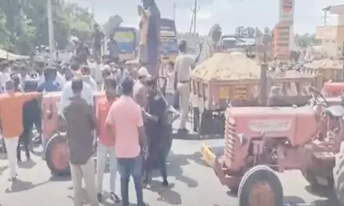 Jangareddygudem में तनाव: ट्रैक्टर चालक बाबू सरकार को लेकर गंभीर