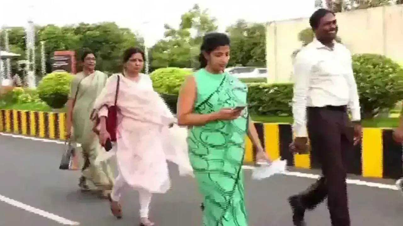 तेलंगाना के 4 IAS अधिकारी मुख्य सचिव को रिपोर्ट करेंगे तेलंगाना के 4 IAS अधिकारी मुख्य सचिव को रिपोर्ट करेंगे