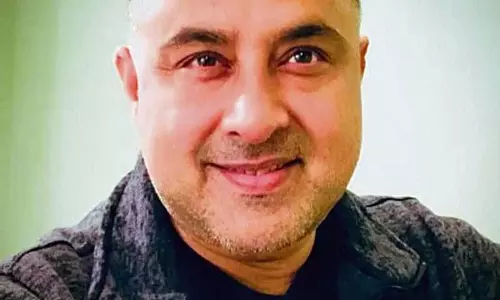 शायर के पहले ghazal संग्रह का विमोचन शायर के पहले ghazal संग्रह का विमोचन