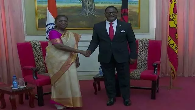 President Murmu ने मलावी समकक्ष से मुलाकात की