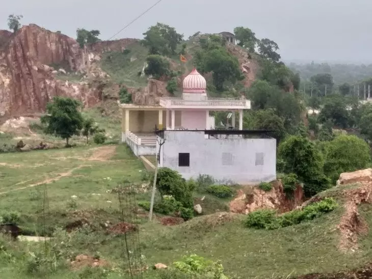 Rajasthan का माता का मंदिर, जहां पहाड़ी का हर पत्थर माता के रूप में पूजा जाता है