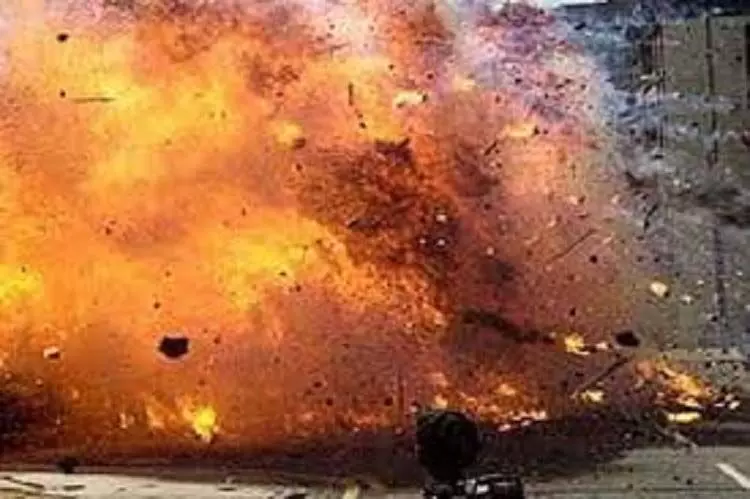 नारायणपुर में 4 जवान घायल, IED ब्लास्ट