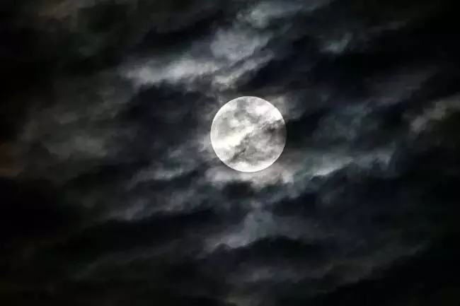 Supermoon 2024 दुनिया भर के आकाशदर्शकों के लिए एक भयावह शो पेश