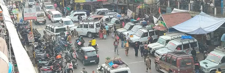 Sikkim :  अधिकारियों और सिंडिकेटों ने हिल्स में ट्रैफिक जाम और अत्यधिक किराये की समस्या से निपटने के तरीकों पर चर्चा की