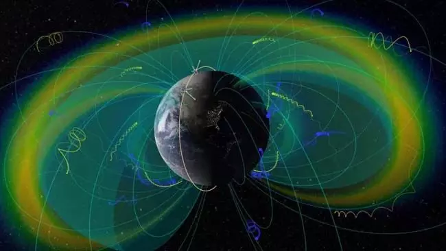 पृथ्वी पर बिजली गिरने से ग्रह के चारों ओर Killer Electrons बरसने की संका