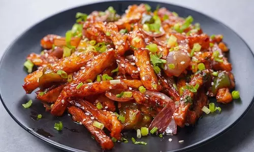 Chilli Potato: आप इसे घर पर बना सकते हैं Chilli Potato: आप इसे घर पर बना सकते हैं