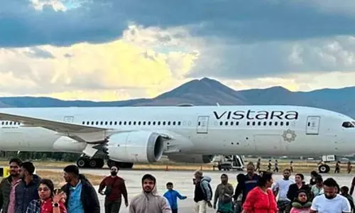 विस्तारा विमान में बम ब्लास्ट की धमकी, यहां कराई गई इमरजेंसी लैंडिंग