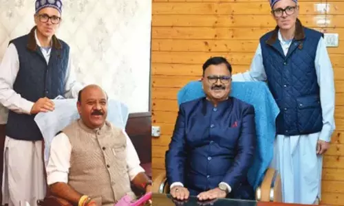 J&K: मुख्यमंत्री ने कैबिनेट सहयोगियों और सलाहकार से मुलाकात की J&K: मुख्यमंत्री ने कैबिनेट सहयोगियों और सलाहकार से मुलाकात की