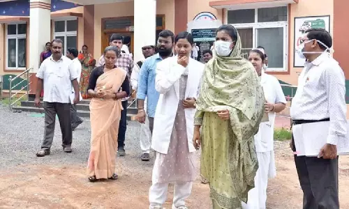 Andhra: कलेक्टर ने किया मातृ एवं शिशु अस्पताल का निरीक्षण Andhra: कलेक्टर ने किया मातृ एवं शिशु अस्पताल का निरीक्षण
