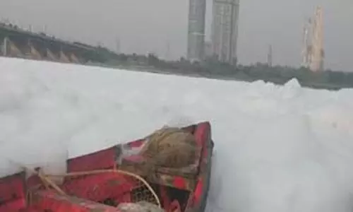 यमुना में झाग, पूर्वांचलियों का सवाल, हम कैसे मनाएंगे छठ