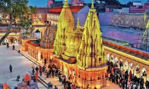 काशी विश्वनाथ मंदिर का नया प्रसाद रेट जारी, सुगम दर्शन का टिकट हुआ 250 रुपये