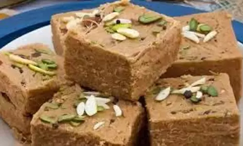 चूरमा बर्फी :इस बार घर पर तैयार करें  स्वादिष्ट मिठाई