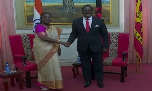 President Murmu ने मलावी समकक्ष से मुलाकात की