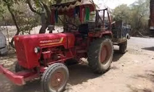 MP News: अवैध रूप से रेत का खनन, ट्रैक्टर ट्रॉली जब्त MP News: अवैध रूप से रेत का खनन, ट्रैक्टर ट्रॉली जब्त