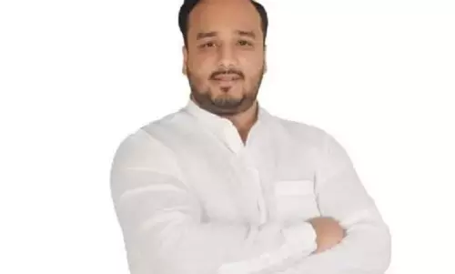 Delhi: पिता की हत्या के बाद जीशान सिद्दीकी ने दिया रहस्यमयी बयान Delhi: पिता की हत्या के बाद जीशान सिद्दीकी ने दिया रहस्यमयी बयान