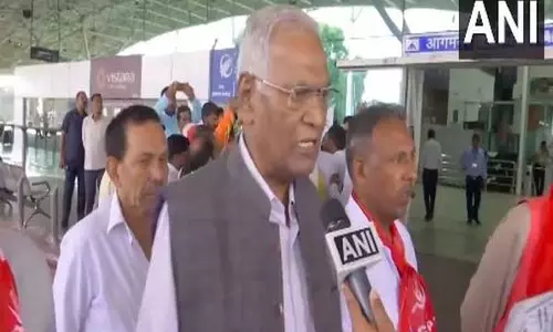 CPI के डी राजा ने हिंदी लागू करने के विवाद पर तमिलनाडु के राज्यपाल पर हमला किया CPI के डी राजा ने हिंदी लागू करने के विवाद पर तमिलनाडु के राज्यपाल पर हमला किया