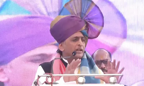 महायुति सरकार के तहत महाराष्ट्र में भ्रष्टाचार बढ़ा: Akhilesh Yadav