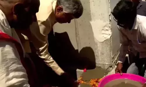 नायडू ने Amaravati राजधानी का काम फिर से शुरू किया नायडू ने Amaravati राजधानी का काम फिर से शुरू किया