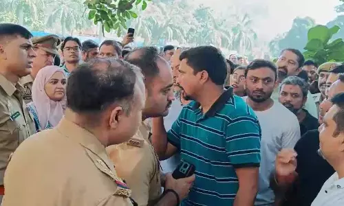 डिजिटल रेप: अभिभावकों ने किया स्कूल में हंगामा, डीएम ने जांच के लिए बनाई कमेटी