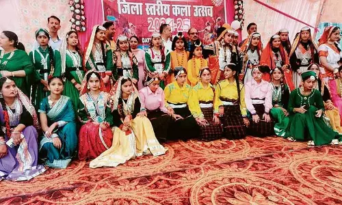 Chamba के रंगोत्सव कला महोत्सव में विद्यार्थियों ने दिखाई प्रतिभा Chamba के रंगोत्सव कला महोत्सव में विद्यार्थियों ने दिखाई प्रतिभा
