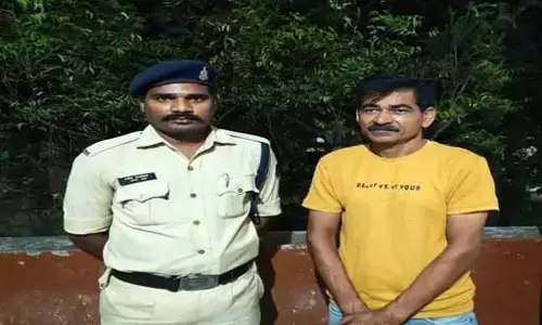पैसा 3 गुना करने वाला फर्जी आदमी गिरफ्तार पैसा 3 गुना करने वाला फर्जी आदमी गिरफ्तार
