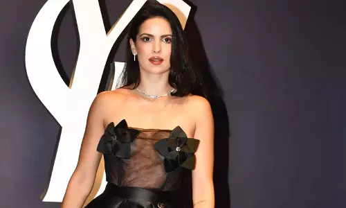 Natasha स्टेनकोविक इवेंट में ट्रांसपेरेंट ड्रेस में पहुंची