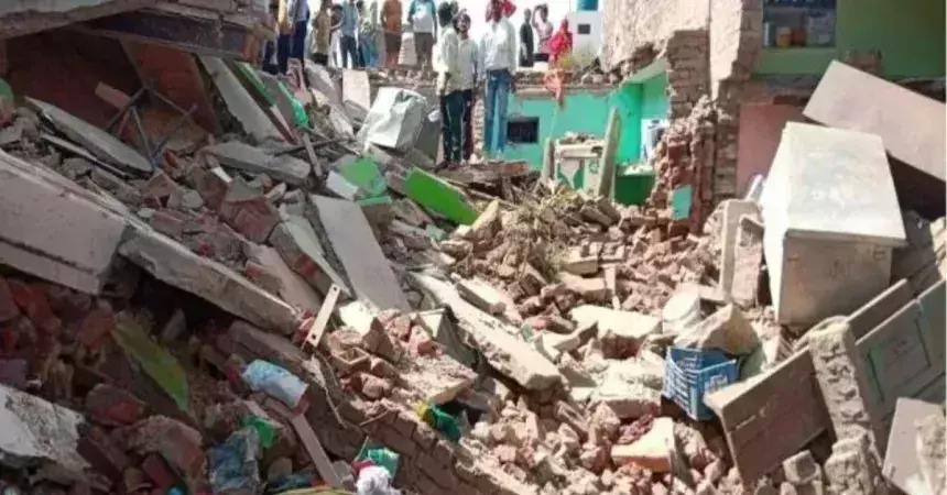 Morena: पटाखा बनाते समय विस्फोट, मकान गिरने से मलबे में दबे कई लोग