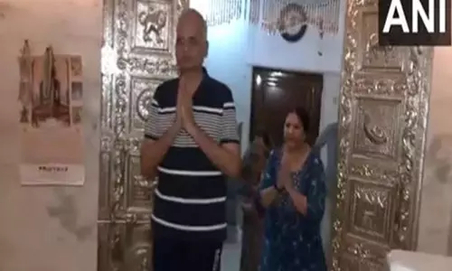 AAP नेता सत्येन्द्र जैन ने दिल्ली के जैन मंदिर में पूजा की