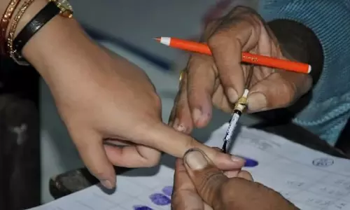 Arunachal : निष्पक्ष चुनाव सुनिश्चित करने के लिए पूर्व एएनएसयू नेताओं का फोरम स्थापित Arunachal : निष्पक्ष चुनाव सुनिश्चित करने के लिए पूर्व एएनएसयू नेताओं का फोरम स्थापित