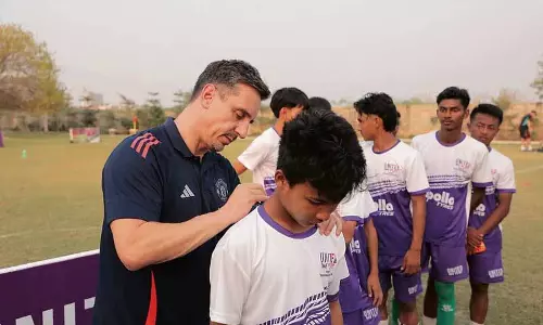 भारतीय फुटबॉल खिलाड़ियों में काफी संभावनाएं: Gary Neville भारतीय फुटबॉल खिलाड़ियों में काफी संभावनाएं: Gary Neville