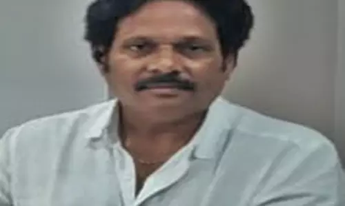 ED ने विशाखापत्तनम में पूर्व YSRCP MP MVV सत्यनारायण के खिलाफ छापेमारी की ED ने विशाखापत्तनम में पूर्व YSRCP MP MVV सत्यनारायण के खिलाफ छापेमारी की