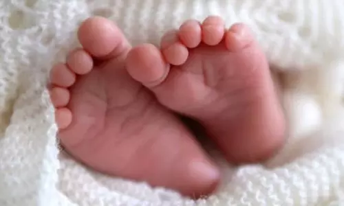 तिरुवनंतपुरम: एक नवजात शिशु का शव घर के पिछवाड़े में दबा हुआ मिला तिरुवनंतपुरम: एक नवजात शिशु का शव घर के पिछवाड़े में दबा हुआ मिला