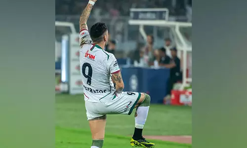 मोहन बागान सुपर जायंट ने ऐतिहासिक 400वीं डर्बी में EBFC को 2-0 से हराया मोहन बागान सुपर जायंट ने ऐतिहासिक 400वीं डर्बी में EBFC को 2-0 से हराया