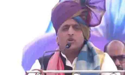 SP प्रमुख अखिलेश यादव ने भाजपा पर निशाना साधते हुए कही ये बात SP प्रमुख अखिलेश यादव ने भाजपा पर निशाना साधते हुए कही ये बात