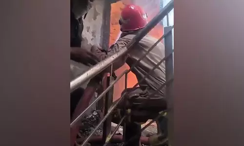 Delhi के पीतमपुरा में घर में लगी आग ढाई घंटे बाद बुझाई गई, कोई हताहत नहीं