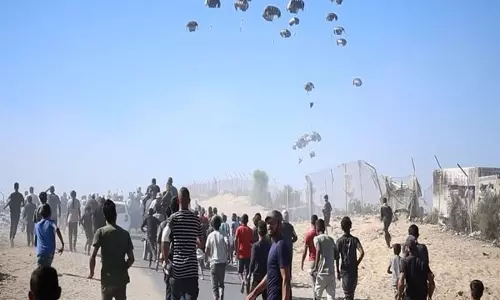 बर्ड्स ऑफ गुडनेस ने Gaza में 53वीं मानवीय सहायता हवाई मार्ग से पहुंचाई बर्ड्स ऑफ गुडनेस ने Gaza में 53वीं मानवीय सहायता हवाई मार्ग से पहुंचाई