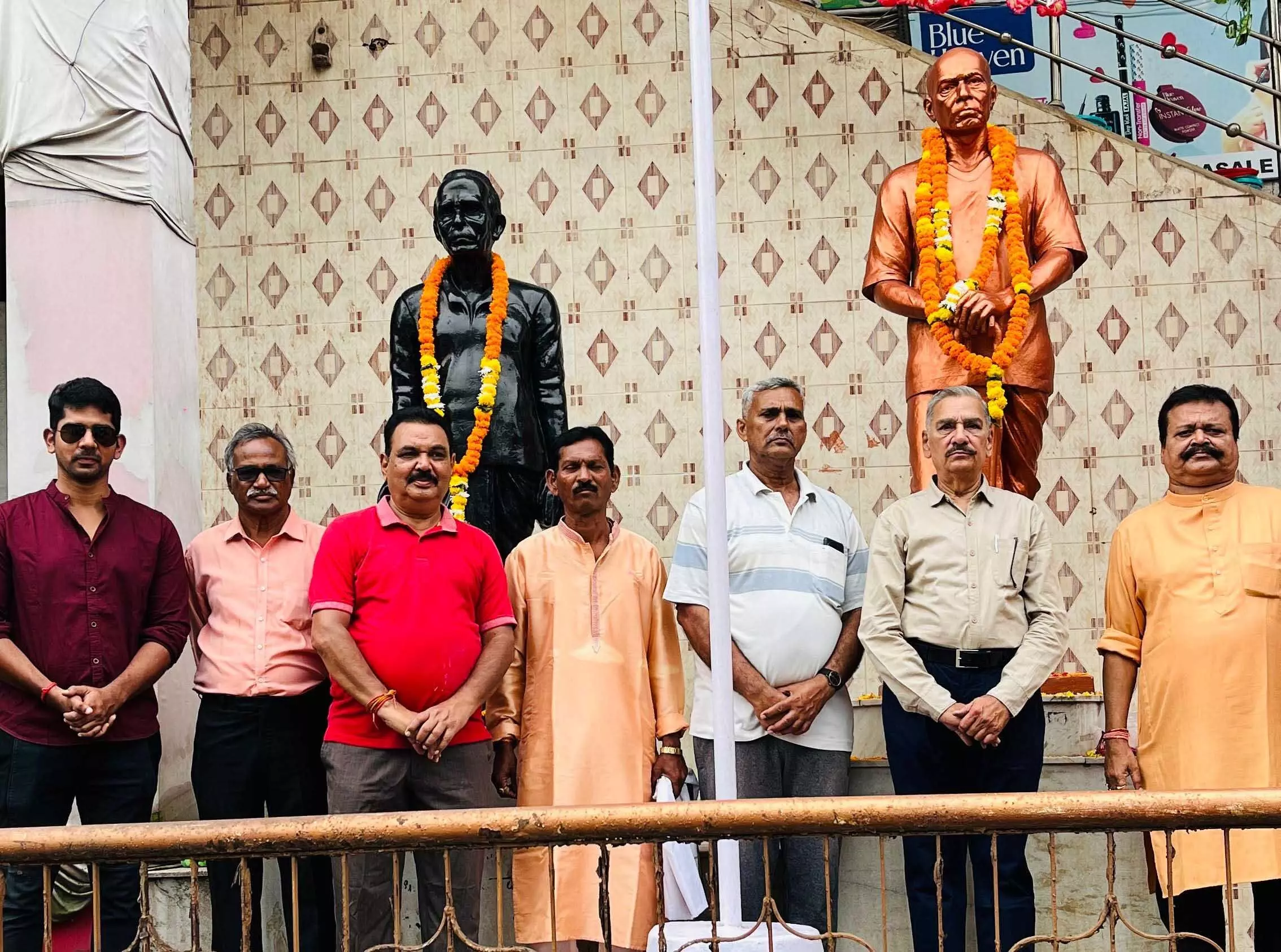 रायपुर में पुण्यतिथि पर त्यागमूर्ति ठाकुर प्यारेलाल सिंह को दी गई श्रद्धांजलि