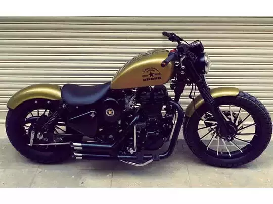 Royal Enfield बाइक सोने की तरह चमकती