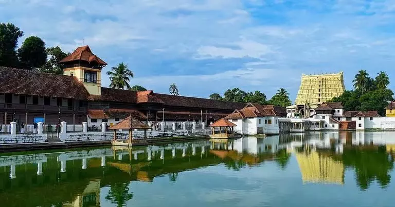 Padmanabha Swamy को निवेद्य उरुली लेकर मंदिर से निकलते किसी ने नहीं रोका